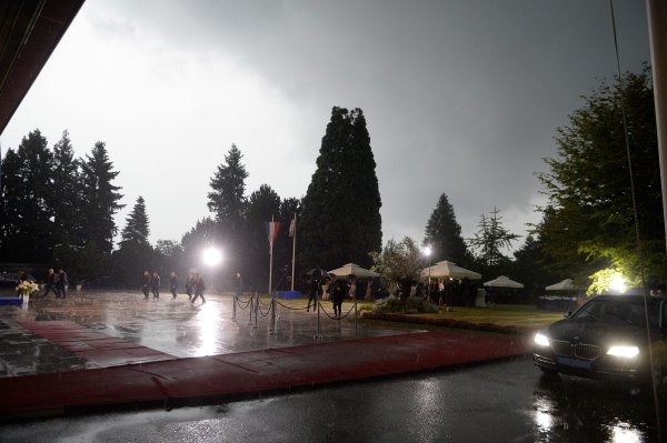 Pljusak je prekinuo prijem na Pantovčaku 2