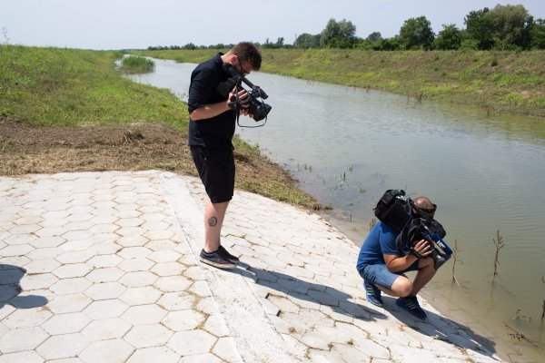 Sustav se puni vodom iz laterarnog kanala koji je spojen s rijekom Dunav