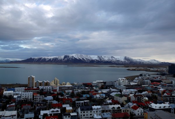 Pogled na islandsku prijestolnicu sa zvonika crkve Hallgrimskirkja (Foto: Profimedia) 
