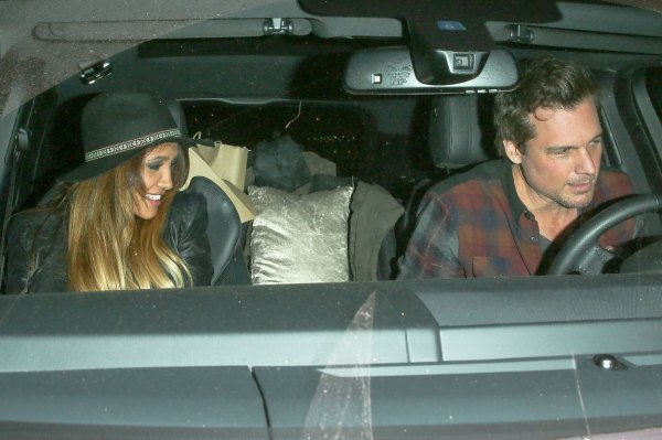 Len Wiseman i CJ Franco često posjećuju noćni klub The Nice Guy, u kojega je nekada izlazio s Kate (3)