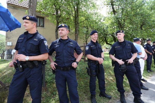 Policija zaustavila postavljanje ploče Juri Francetiću