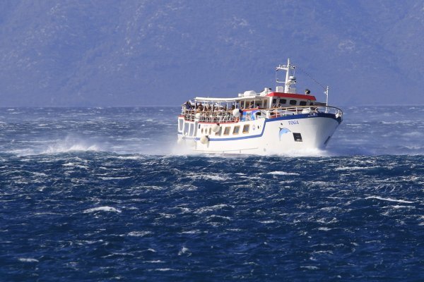 Jaka bura na makarskom području