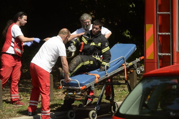 Vatrogasac ozlijeđen pri gašenju požara