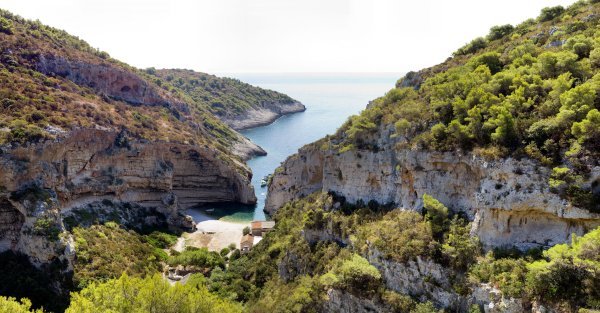 Stiniva, Vis