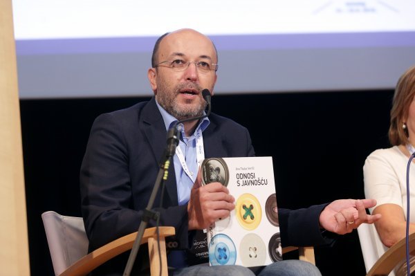 Krešimir Macan, komunikacijski stručnjak