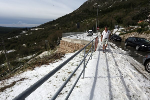 Plomin se zabijelio usred ljeta