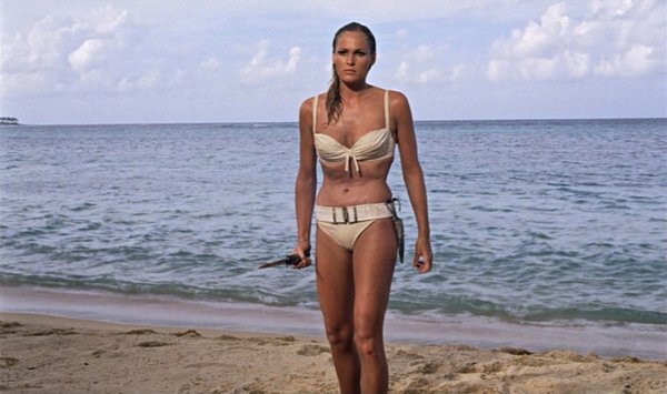 Ursula Andress kao Honey Ryder