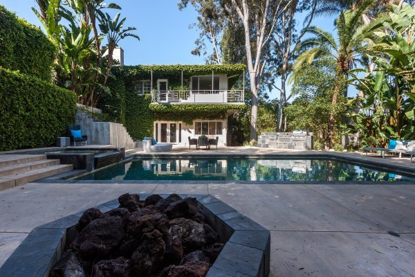 Novi dom Care i Poppy Delevingne