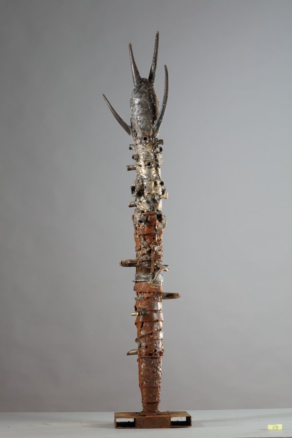 'Drvo', dovršeno 2017., krom i željezo