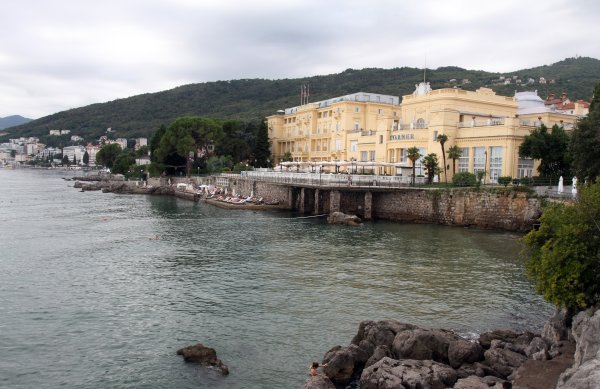 Opatijski Hotel Kvarner izgrađen je 1884. i prvi je hotel na jadranskoj obali