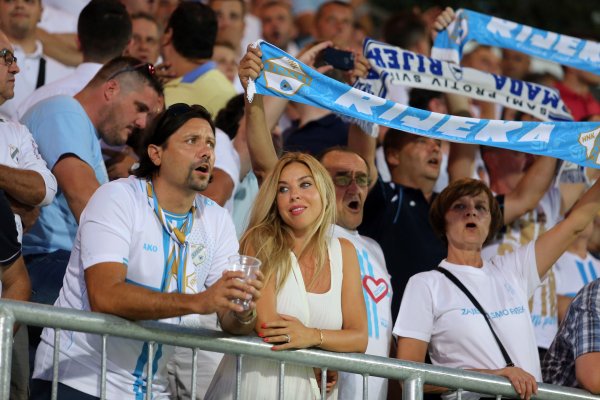 Na tribinama Rujevice bilo je i ljepotica