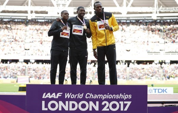 Dodjela medalja na 100 metara  (2)