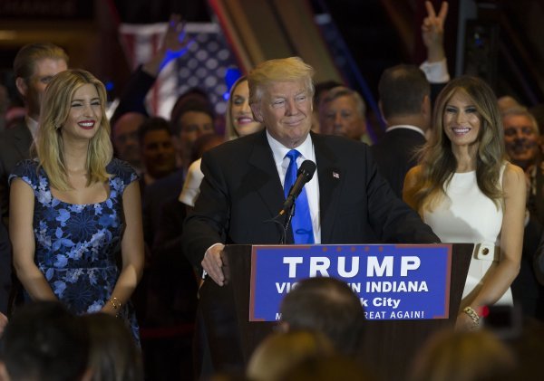 Ivanka, Donald i Melania Trump