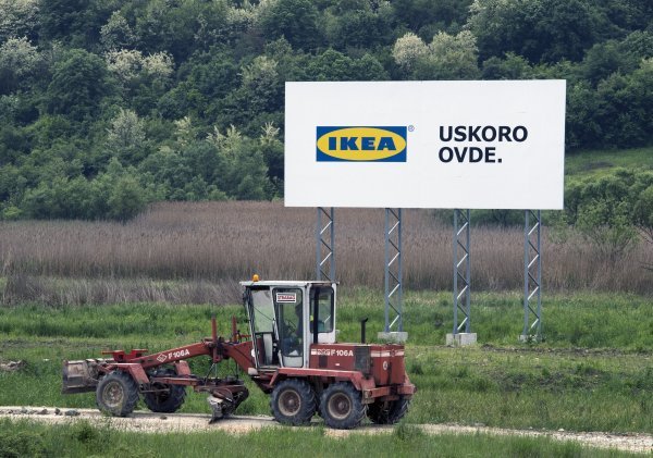 Završni radovi uoči otvorenje Ikee u Vrčinu pored Beograda