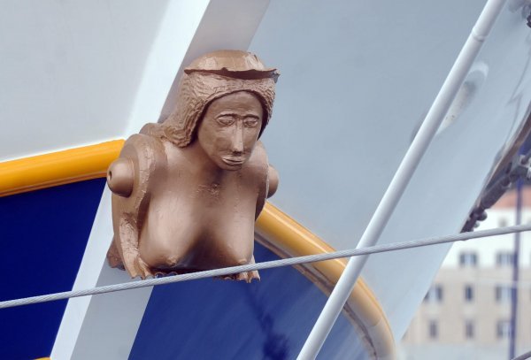Jadranka Kosor bila je kuma broda 'Kraljica mira', na čijem je pramcu prsata sirena  