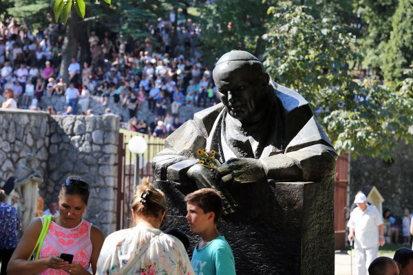Tisuće vjernika obilježavaju blagdan Velike Gospe na Trsatskom svetištu