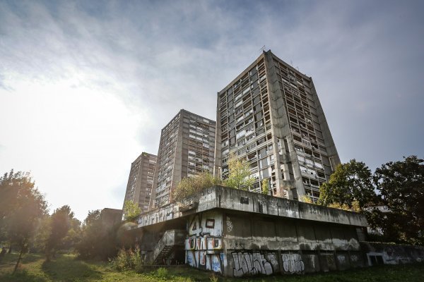 Neboderi popularno zvani 'rakete' na Zelenom trgu u zagrebačkom naselju Vrbik