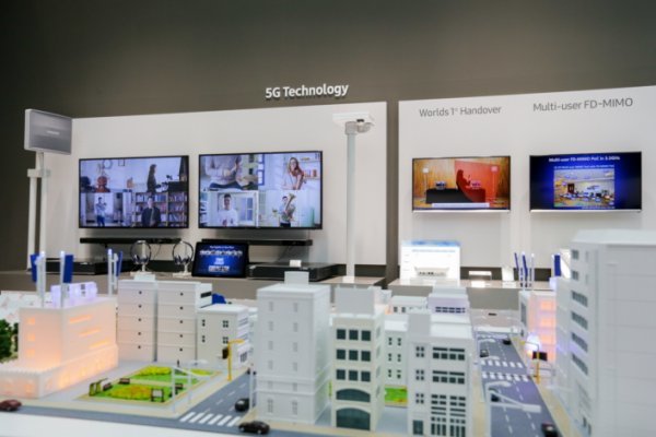 Samsung 5G Promo/Samsung