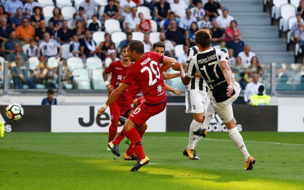 Juventus (Mario Mandžukić) - Cagliari