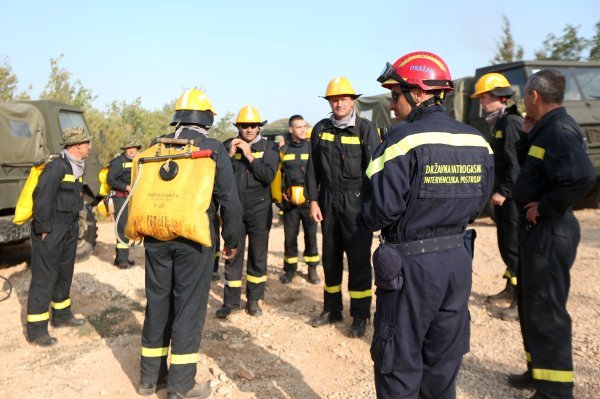 Nakon kraćeg odmora hrabri vatrogasci kreću u nove borbe s vatrenom stihijom