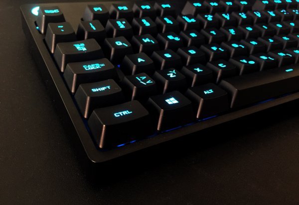 Logitech G810 ima masu boja na izbor, iako nije mi jasno zašto sam samo uslikao plavu... tportal