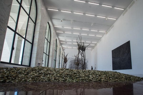 Izložba Giuseppea Penonea u Fendiju