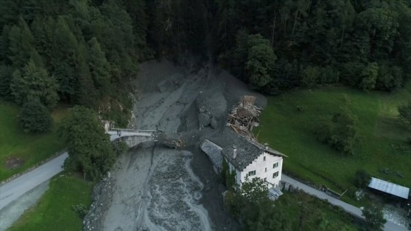 Blatna bujica sručila se s planine i odnijela 14 života