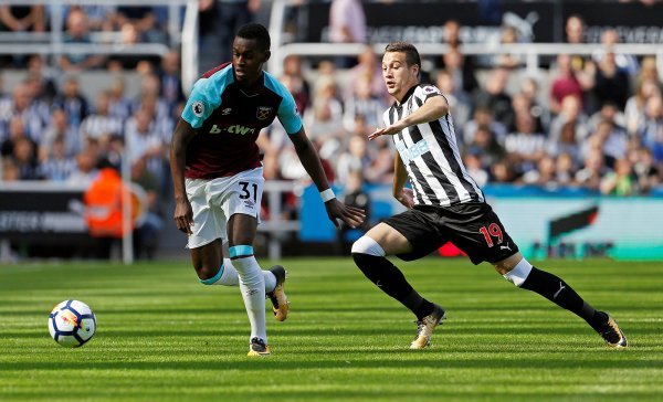 Newcastle United (Javi Manquillo) - West Ham United (Edimilson Fernandes)