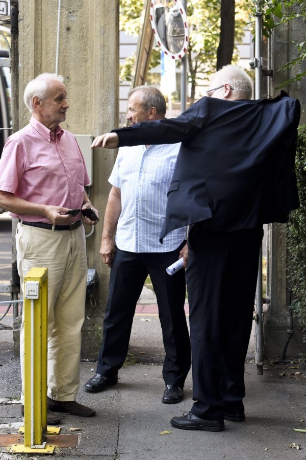 Javna tribina Opasnost suvremenog fašizma, na kojoj su uvodničari bili bivši predsjednici Stjepan Mesić i Ivo Josipović