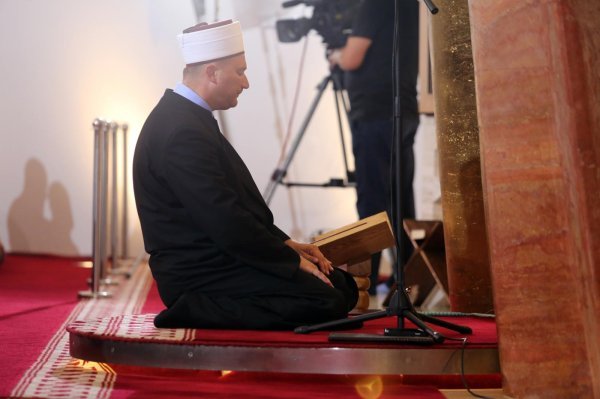 Brojni muslimanski vjernici na klanjanju povodom Kurban-Bajrama