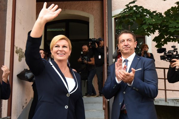Predsjednica Kolinda Grabar-Kitarović otvorila privremeni Ured predsjednice u Gospiću