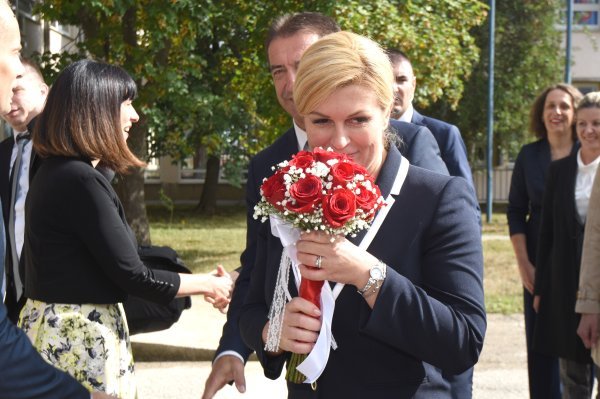 Predsjednica Kolinda Grabar Kitarović ured je privremeno preselila u Gospić