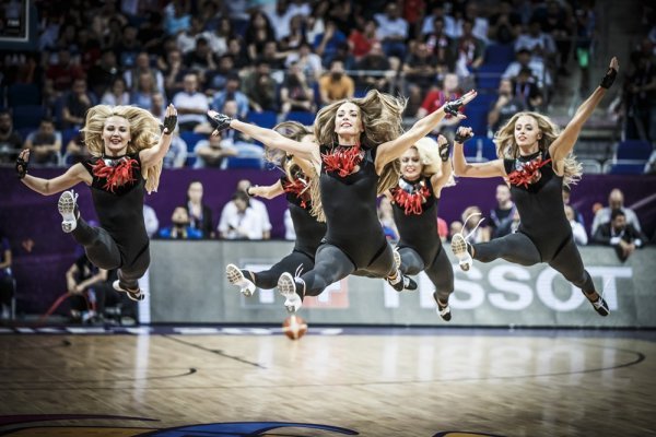 Navijačice na Eurobasketu