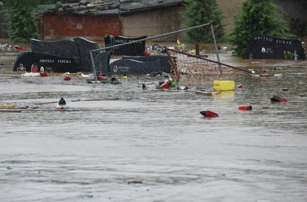 U Zadru poplavljeno i groblje