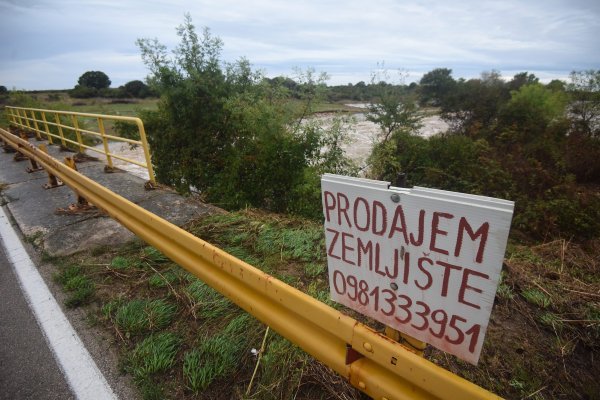 Bujica odnijela cestu kod Ražanca