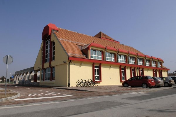 Zgrada Poliklinike Medikol