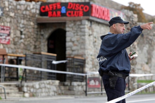 Senj: U obračunu u disko klubu muškarac ubio jednu, a ranio dvije osobe