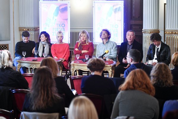 Predstavljanje ekipe predstave Tko pjeva zlo ne misli u HNK