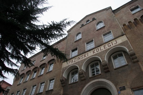 Zgrada klasične gimnazije u Pazinu, čiji je dugogodišnji ravnatelj bio don Božo Milanović