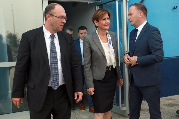Ministrica Dalić s gradonačelnikom Trilja Ivanom Šipićem i Davorom Ivom Stierom