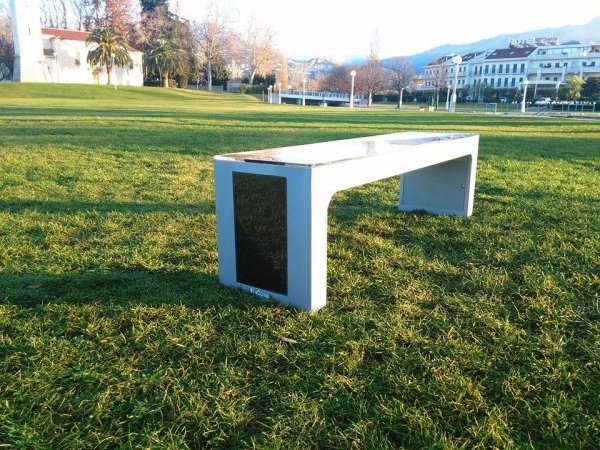 Ivan Mrvoš i njegova pametna klupa (1)