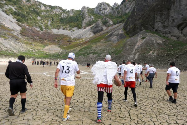 Utakmica na dnu presušenog Modrog jezera