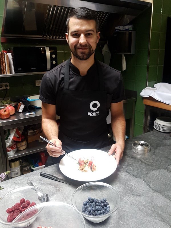 Mladi chef Darko Škoranec iz zagrebačkog Apetit City restorana predstavio je četiri čarobne slastice