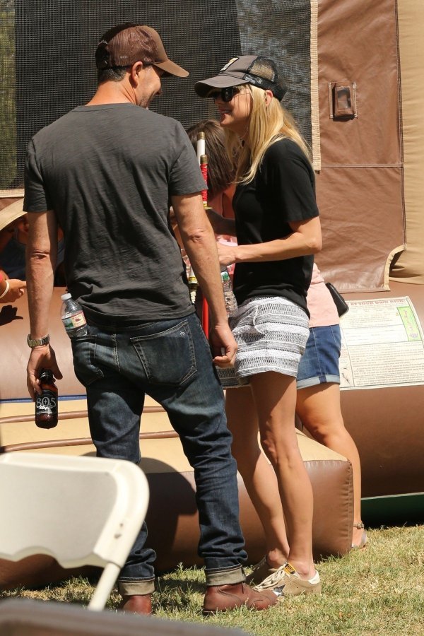 Anna Faris na druženju sa sinom