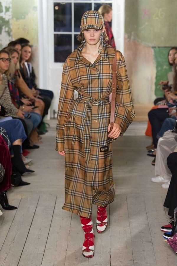 Burberry SS18 (1)