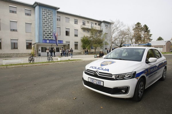 Policija na Kampusu Borongaj