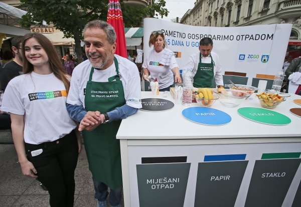 Milan Bandić prezentira kako odvajati otpad