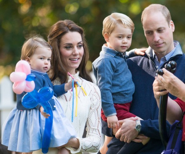 princ William i Kate Middleton s princem Georgeom i princezom Charlotte