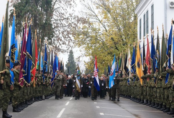 Brojni građani na Križnom putu - Koloni sjećanja