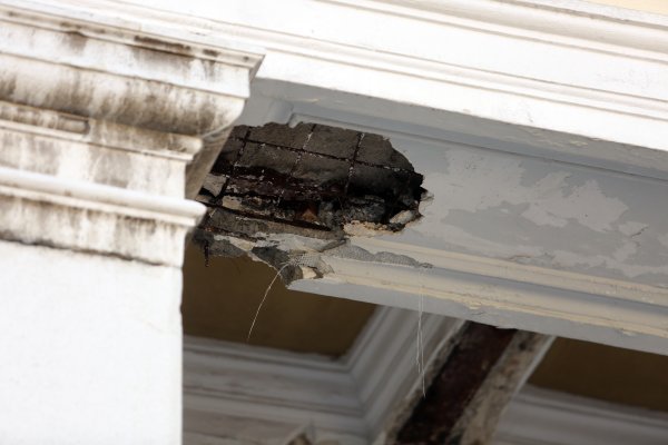 Urušeni balkon HNK Rijeka